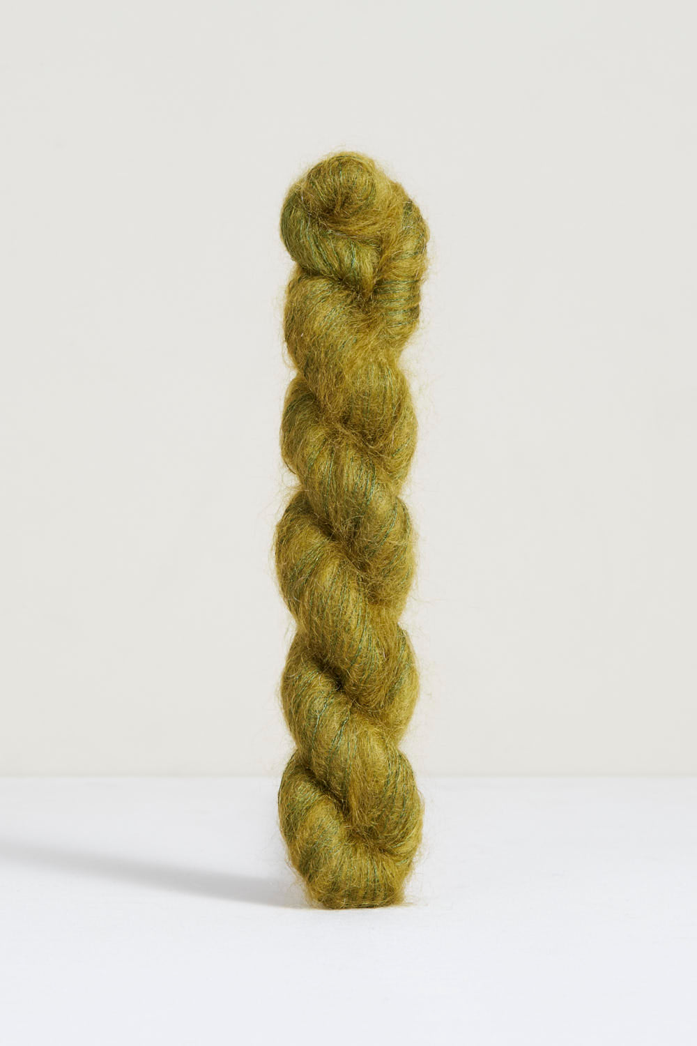 Urth Yarns Bonmoher "Audra" mezgimo siūlai