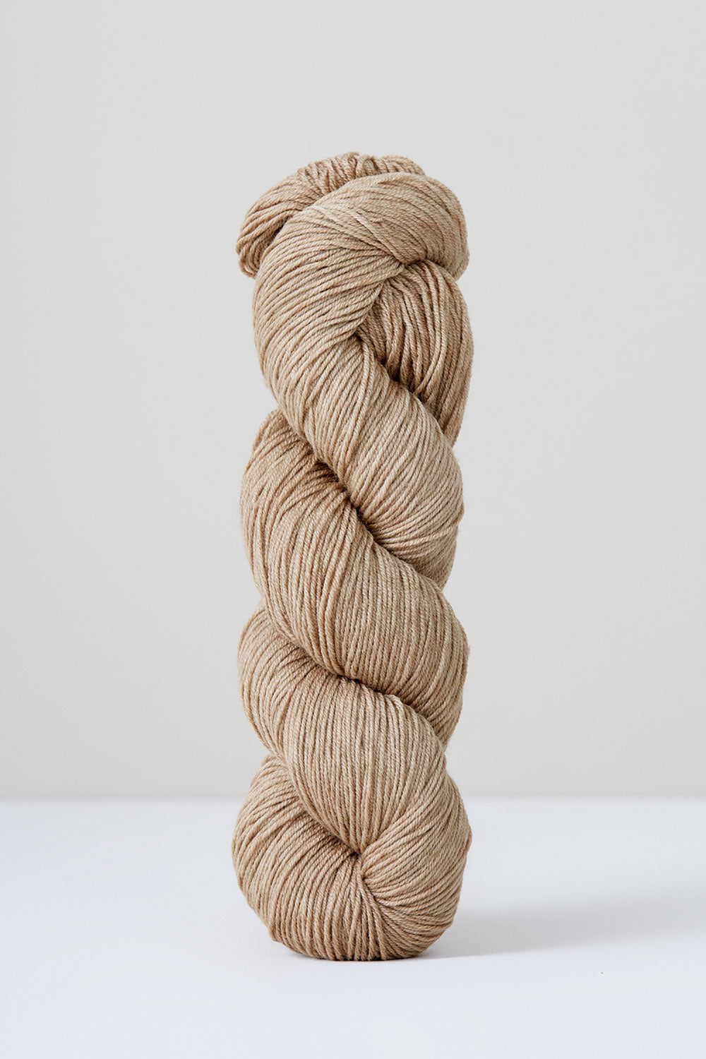 Urth Yarns Harvest Fingering "Lazdyno riešutas" mezgimo siūlai
