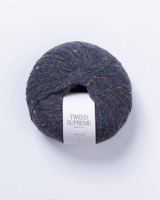 Majo Tweed Supreme (602) "Tamsiai pilka" spalvos mezgimo siūlai