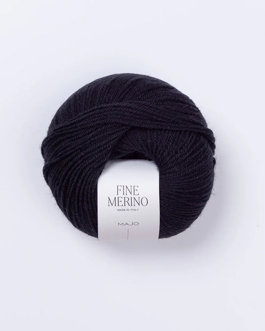 Majo Fine Merino (603) "Juoda" mezgimo siūlai
